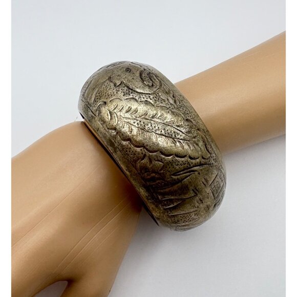 Vintage Brass Elephant Wide Bangle Bracelet Boho Ethnic Floral Style Artisan - Picture 5 of 8